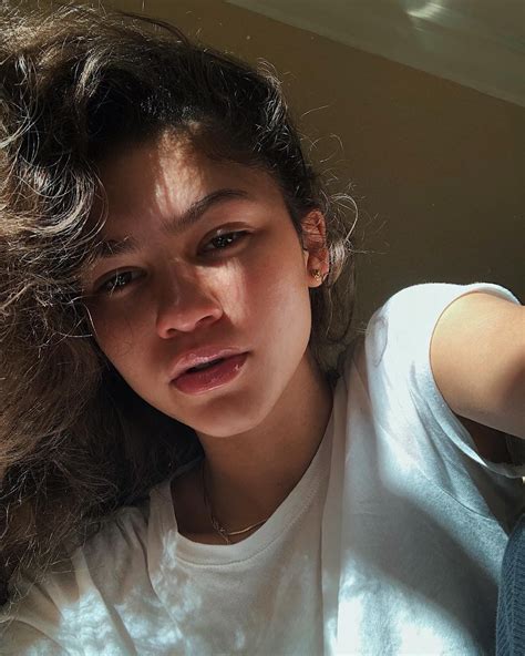 zendaya sextape|Zendaya getting Fucked by her College Roommate (CELEBRITY。